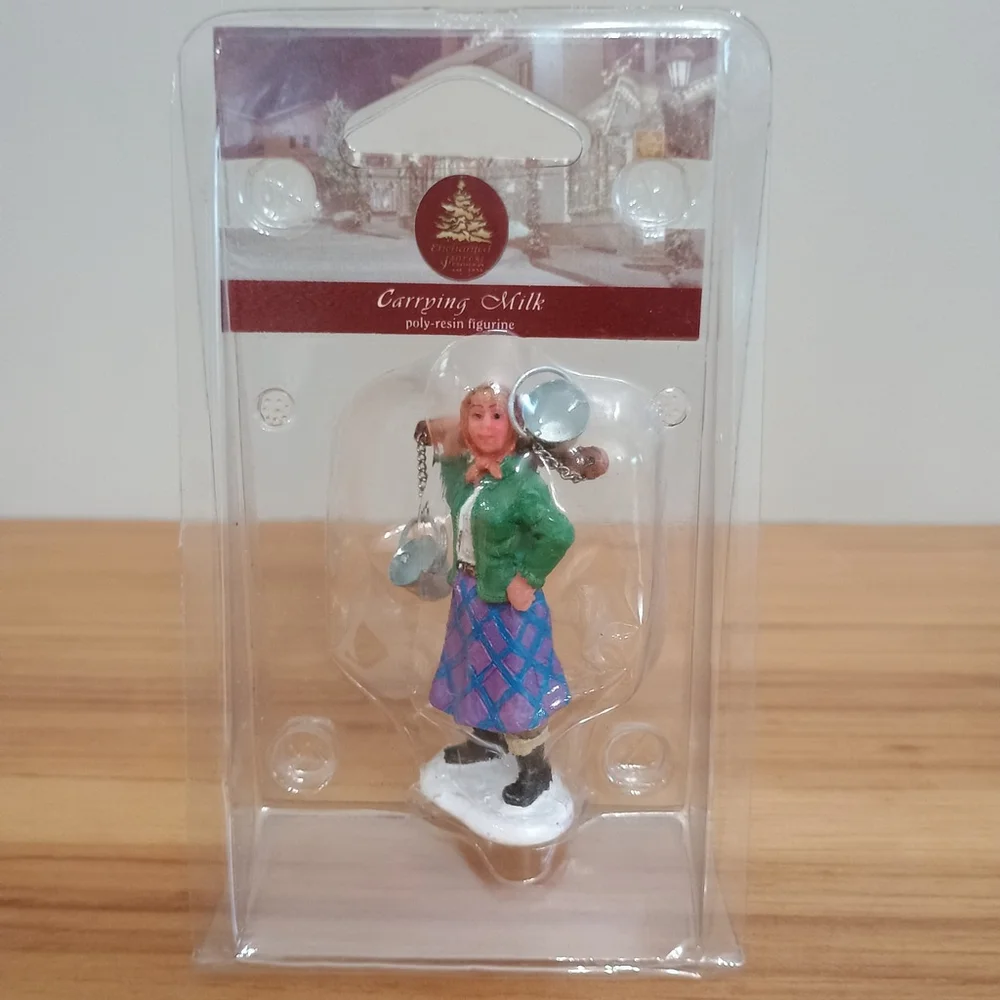 New 2000 Lemax Christmas Village Carrying Milk #02402 Retired